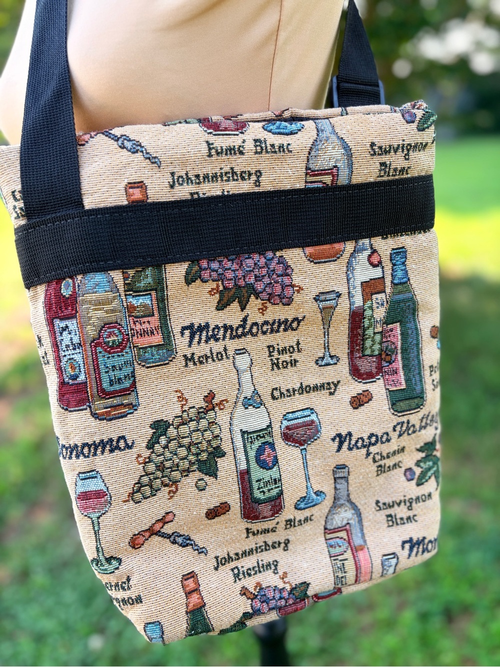 Vintage Cool Tote Wine Bag Insulated with Black Strap Wine carrier
